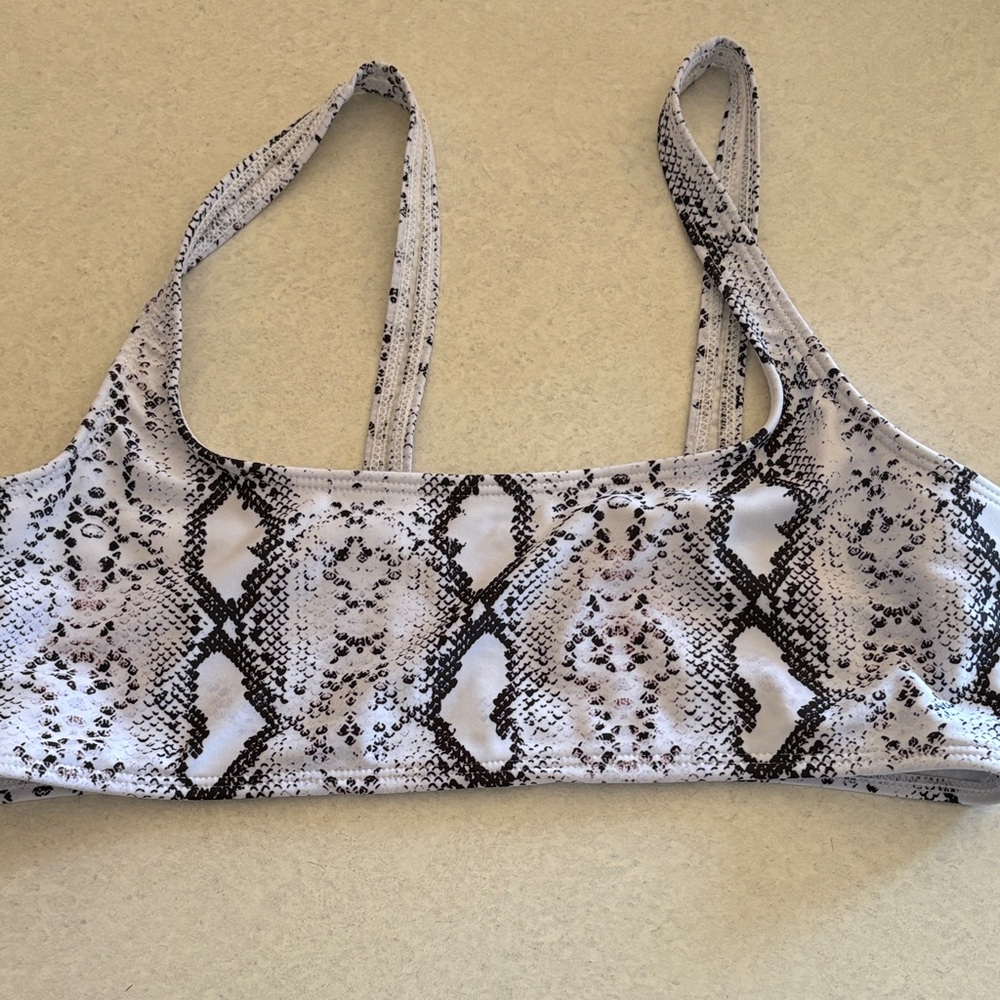 SHEIN Black and White Reptile Print Bikini Top
